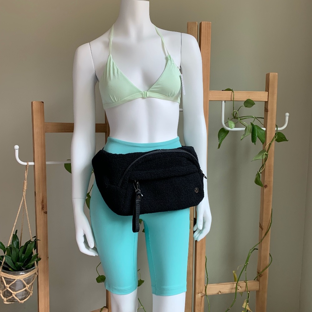 Sold🙌Lululemon shorts - Picture 8 of 8